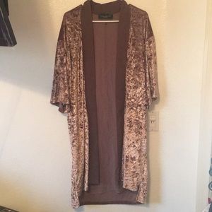 Akira robe with pockets